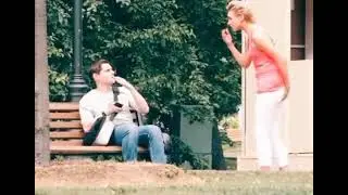 Я УКАКАЛАСЬ  помоги оттереть...А-а-а