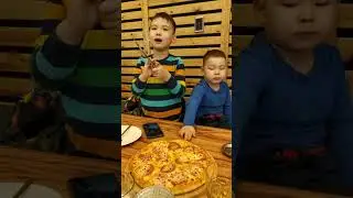 Asian cute boys eatting huge pizza #eatingshow #pizzalovers #pizzatime