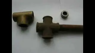 Ремонт водопровода,раскрутить старое соединение.