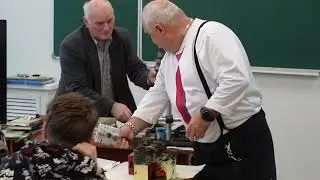463)): Конструкция двигателя (неподвижные и подвижные части двигателя).