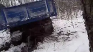 Газ 53 в лесу.