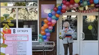 На свете много улиц славных, но не сменяю адрес я...