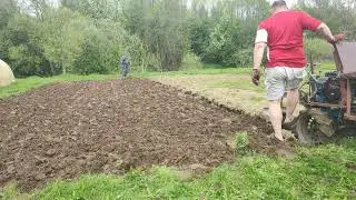 Вспашка мини трактором Холмский район 2021.