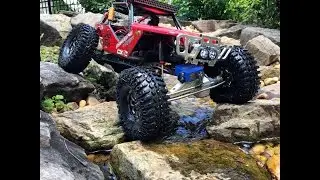 Axial Wraith: RC4WD Iroks