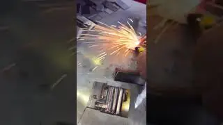 Лазерная сварка фланцев, труб с большими зазорами. Автоподача сразу 4х проволок. Широкий шов.