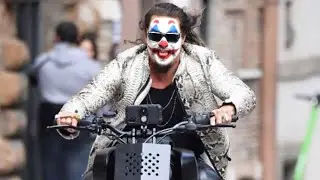 Jason Momoa coringando em uma moto! 🤯