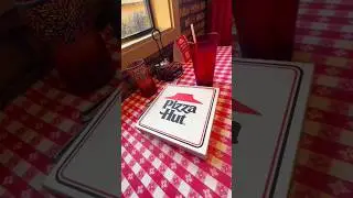 Pizza Hut Classics exist and they are magical.