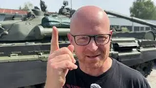 Z príprav na vojenskú prehliadku | 