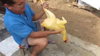 PREPARANDO UM FRANGO CAPÃO PARA O ALMOÇO
