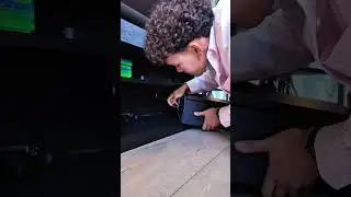 He is putting the Philips Hue Play HDMI Sync Box to the test!
