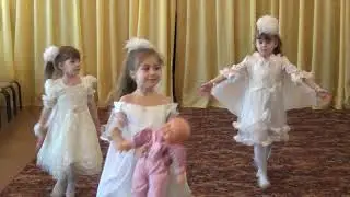 танец ангелочков 8 марта  (средняя группа)