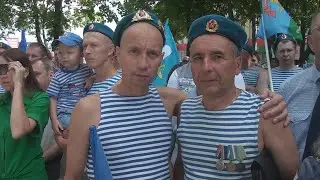 Памятник Маргелову в Йошкар-Оле на день ВДВ