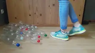 Crush plastic bootles with My Nike Free crush fetish ASMR Recycling 
