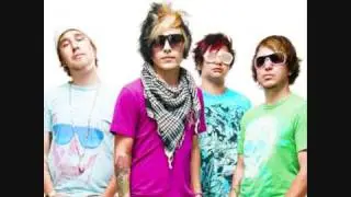 BrokeNCYDE - Freaxx Lyrics On Screen
