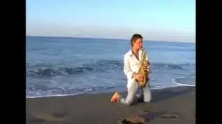 Саксофон и море