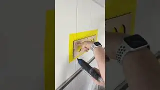Как быстро и точно сделать отверстия в плитке под розетку!