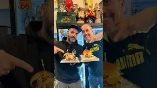Y TÚ ¿QUÉ HAMBURGUESA PREFIERES?🍔😜 Uno de mis sitios favoritos 🔝 #youtubeshorts #shorts