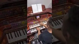 Hino 374: Santo! Santo! Santo! • CCB | Órgão Lowrey Palladium
