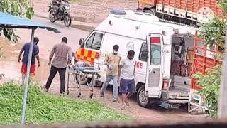 వృద్ధుడి ప్రాణాలు కాపాడిన 108. Dhoolpally road,Gandimaisamma mandal,Hyderabad.