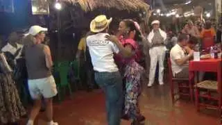 Santo-Domingo (DR) #salsa at El Conuco (song is by Oscar D'Leon)