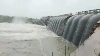 ఎడతెరపి లేకుండా కురుస్తున్న వర్షాలతో తెరుచుకున్న సరళ సాగర్ ఆటోమేటిక్ సైపన్లు | Sarala sagar project