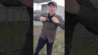 Нашел авторитетный пиджак. 