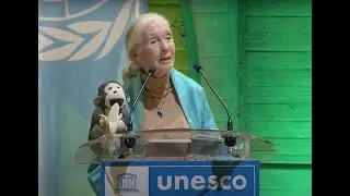 Dr Jane Goodall gives 