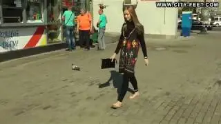City-Feet.com - Wet and cool day - Valeria [2]