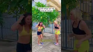 Aquela amiga que não gosta de cócegas 