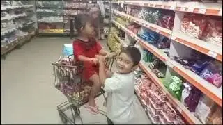 kakak reza belanja bawa troli