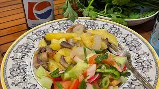Жареная молодая картошка с деревенским луком, грибами и РОЗМАРИНОМ