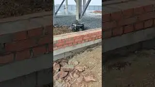 Кладка кирпича.