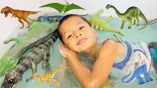 DINOSAUR FIGHT BATH TOYS  | T REX, VELOCIRAPTOR, BRACHIOSAURUS . PTERODACTYL