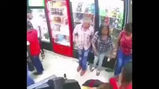 -Você trabalha na AmBev? não? e esse litrão aqui?
