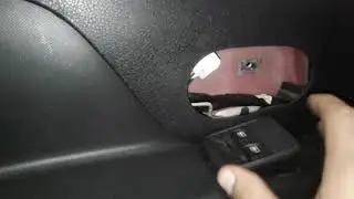 Renault Sandero disassembly front door