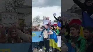 «Мерседес на ВСУ» - около Лавры сейчас проходит настоящий митингОколо Киево-Печерской Лавры сейчас