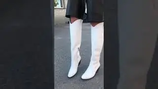Сапоги  казаки из натуральной белой кожи под кобра