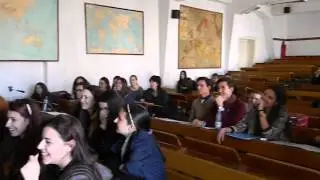 Dezbatere: Ce facem dacă nu găsim un coș de gunoi pe strada?