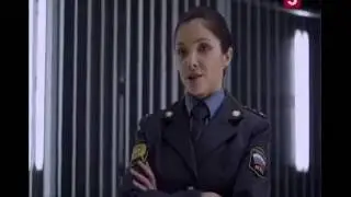 Актриса Елена Саар в роли капитана полиции в сериале 