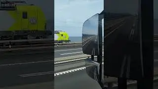 с поездом на в перегонки)))