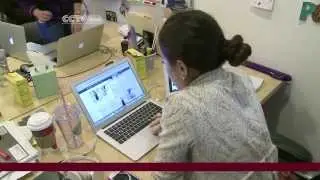 New Virtual Marketplaces Make Selling Used Clothes Easier than Ever