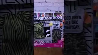 Opening a Barbie Fashion Pack