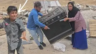 A bitter incident. The news of Hojjat's broken leg. And the loading of the twins' house 