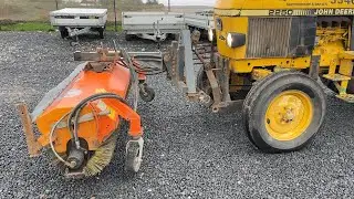 Køb Traktor John Deere 2250 på Klaravik