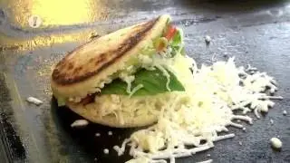 בבושקה הפקות מציגה - אבי ביטון מפרגן למסעדת 