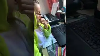 Изучаем преломление света с Алисой