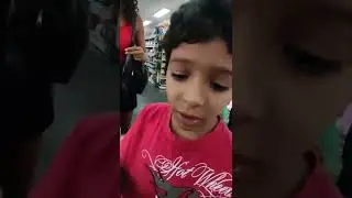 Fomos as compras da árvore de natal nova com as crianças.                #2021 #pandemia