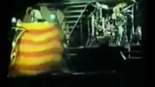 Queen - We Will Rock You (Through The Years)