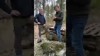 Anthony Lee spricht mit Werner über die Wasserverschmutzung durch Windräder in Wolfegg 😳☠️⛲️🚰