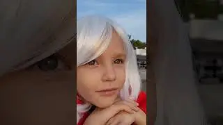 Девочка и море